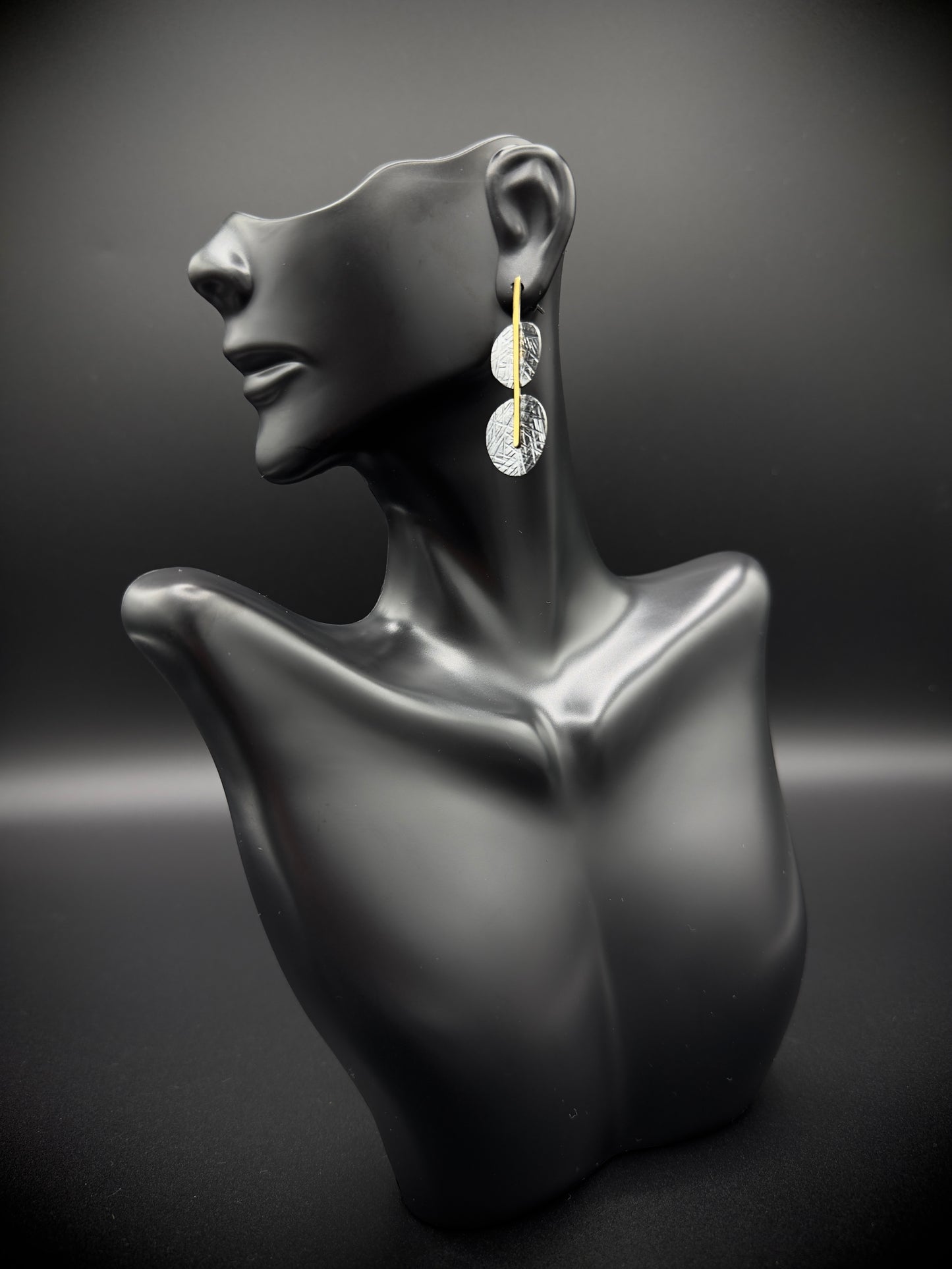 Gauze Textured Round Earring