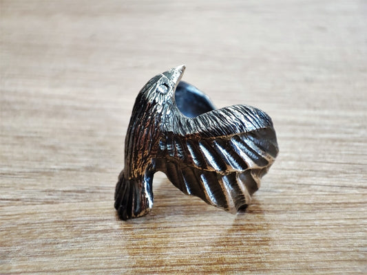Raven Ring